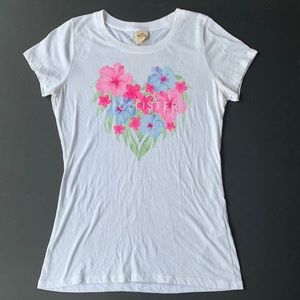 Hollister White Short Sleeve Shirt with Floral Heart Shape Logo Size Medium